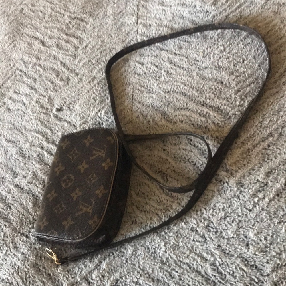 Louis Vuitton purse
